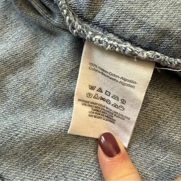 Free People Distressed Denim Jacket‎ Women’s Small Light Wash Button Front - Picture 4 of 8